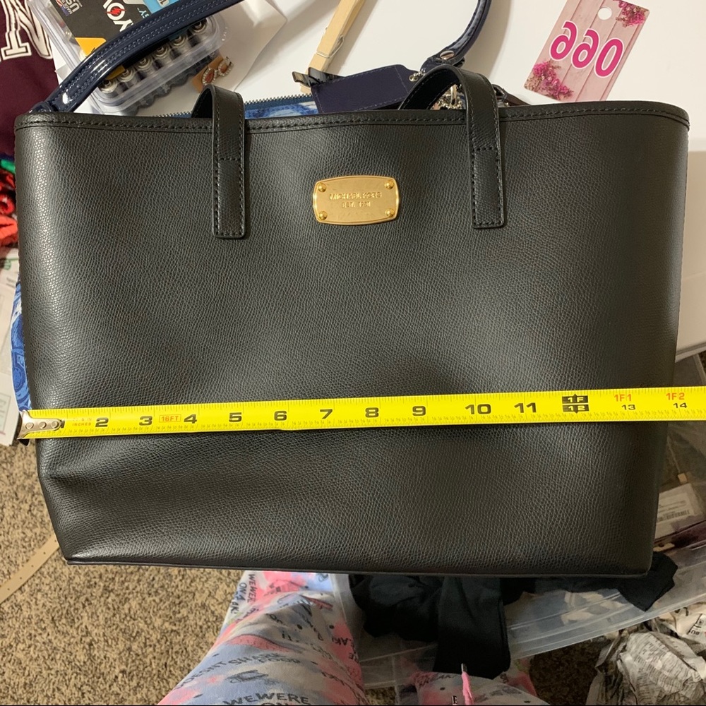 Authentic Michael Kors Tote - Picture 7 of 7